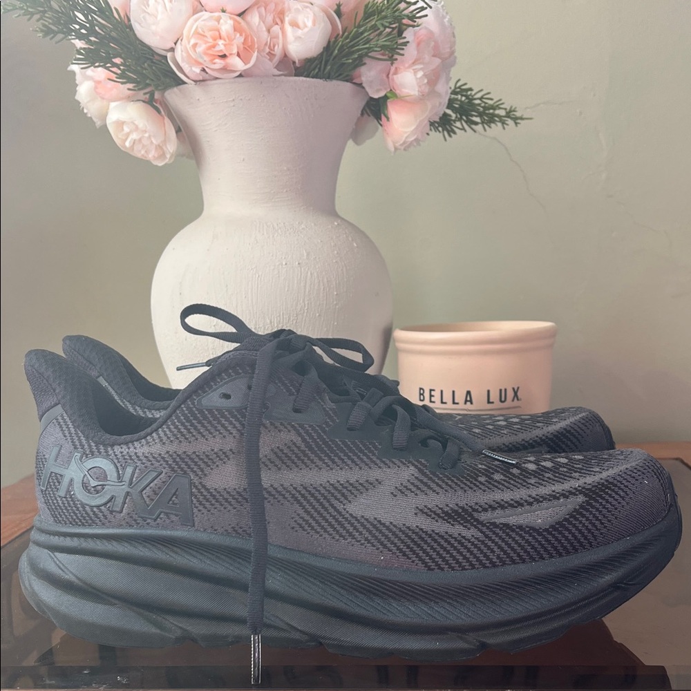 Hoka Black size 10.5